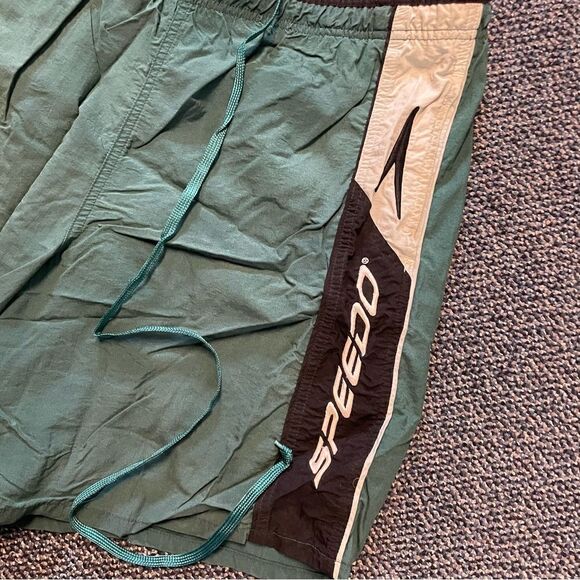 Speedo Mens Swimsuit Size Medium - Picture 2 of 6